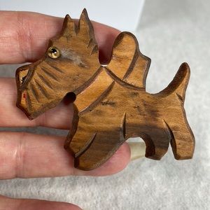 ANTIQUE BROOCH WOOD CARVED FOLKART 1930’s